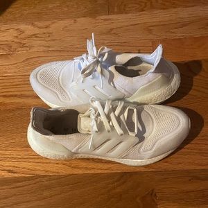 Adidas ultraboost. Size 7. White